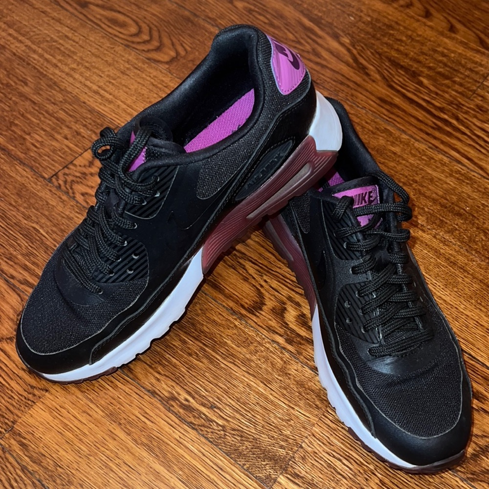 Nike AirMax Sneakers